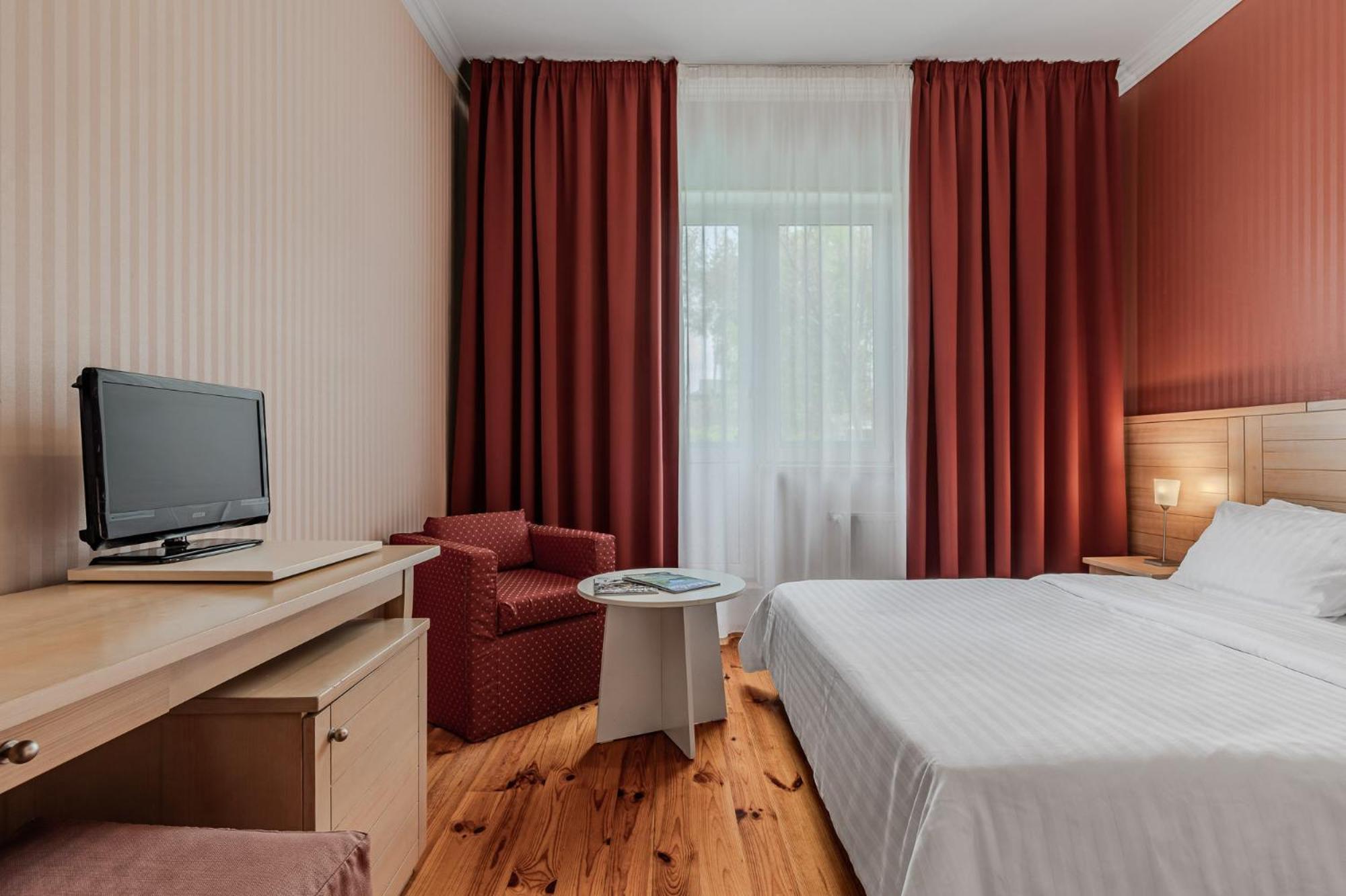 Seasons Spa Boutique Hotel Kozyn Exterior foto